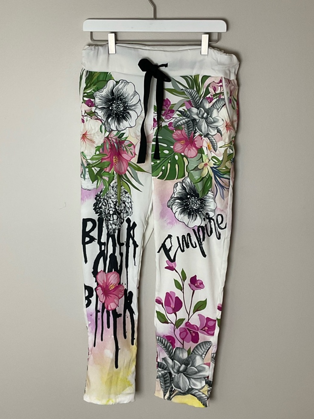 Womens Gigi Moda Floral Print Dreasy White Floral Jogger Tropical Artsy Sz Small